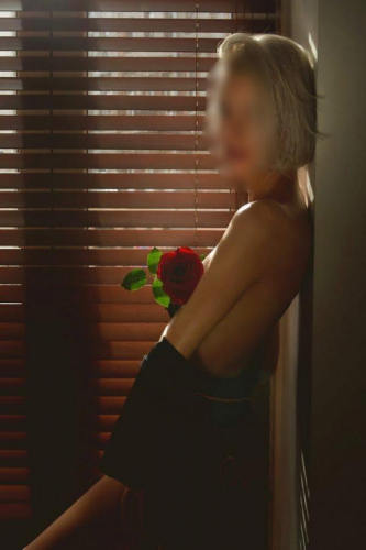 Проститутка Питера Кия Блондинка c 2 размером груди у метро Проспект Славы Санкт-Петербург Фото-3